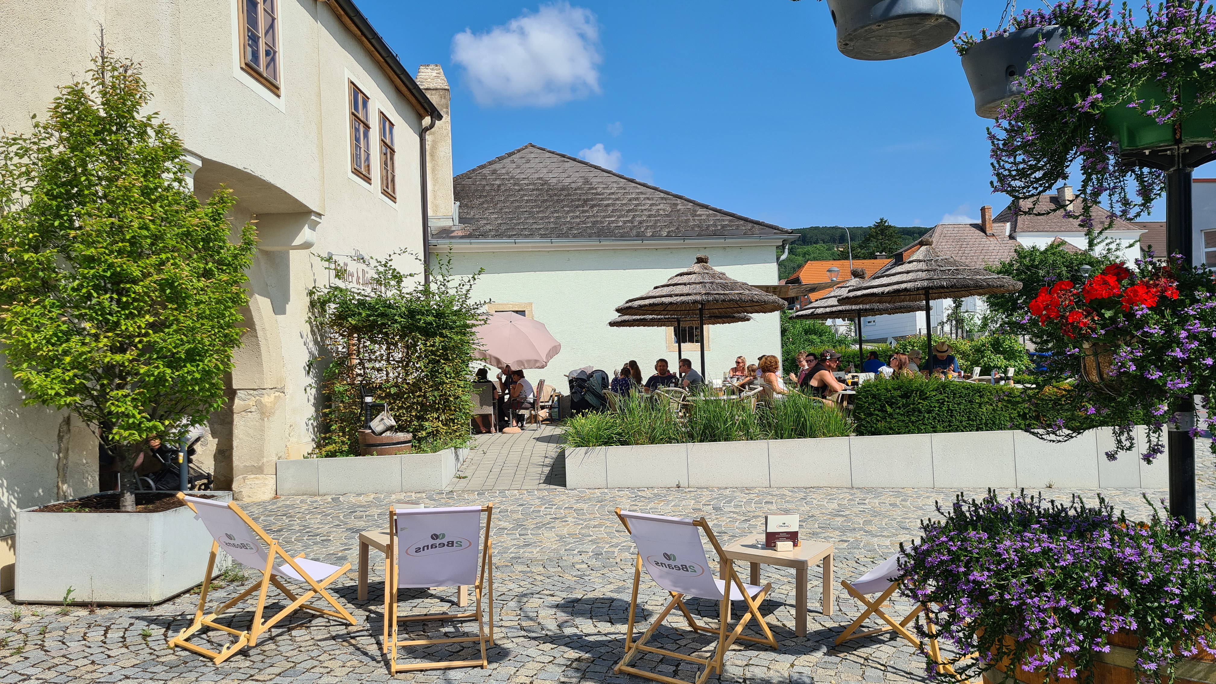 2Beans Terrasse im historischen Martinshof in Eisenstadt